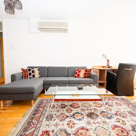 Modern 2Bdr Apartment In The Center- Free Parking SJJ Esterno foto