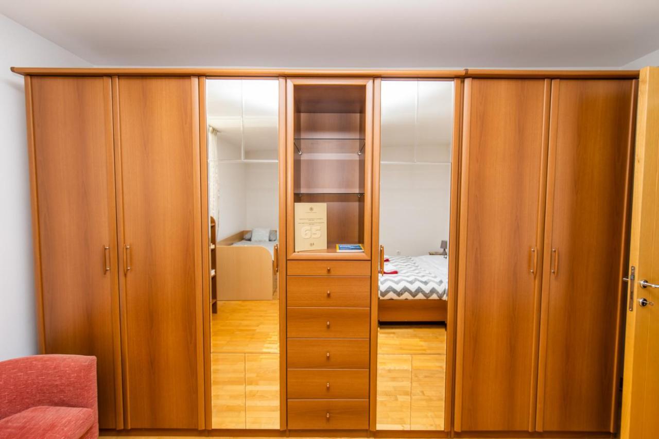 Modern 2Bdr Apartment In The Center- Free Parking SJJ Esterno foto