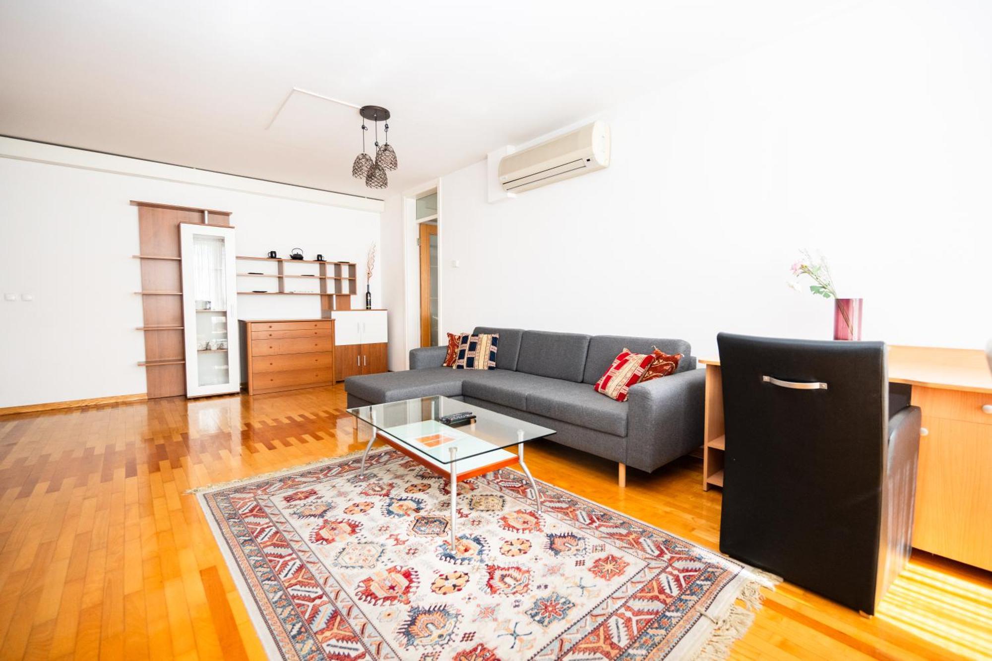 Modern 2Bdr Apartment In The Center- Free Parking SJJ Esterno foto