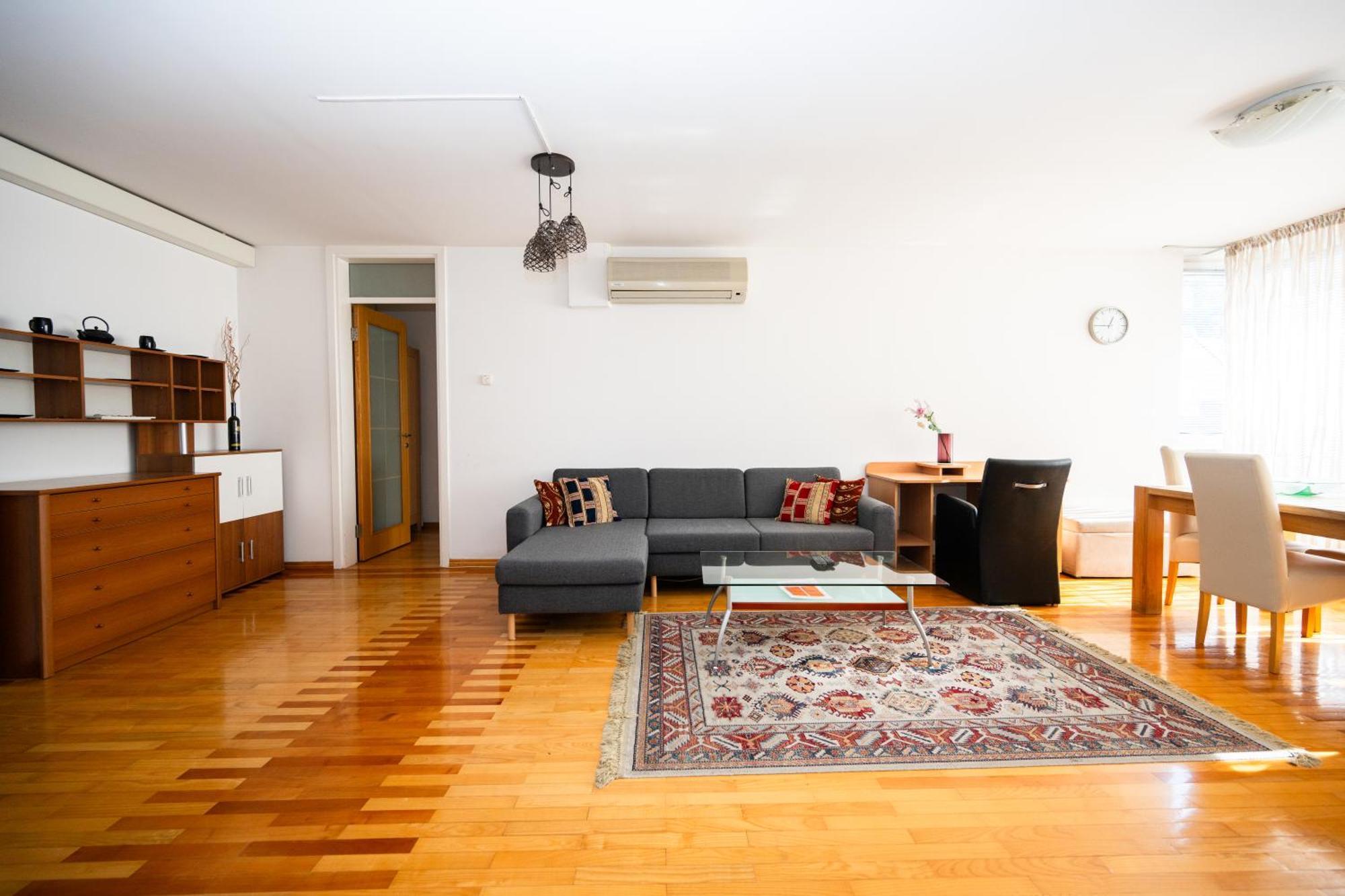 Modern 2Bdr Apartment In The Center- Free Parking SJJ Esterno foto