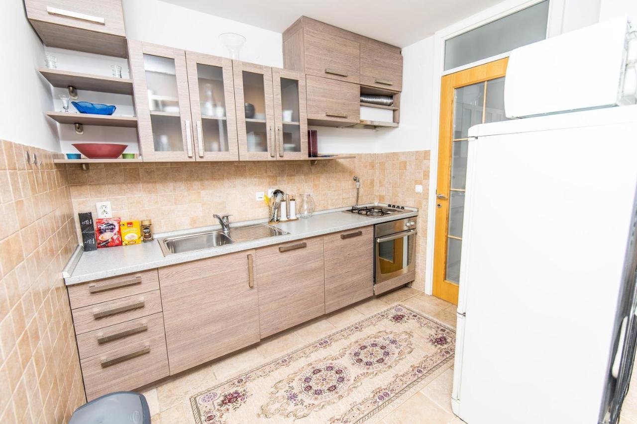 Modern 2Bdr Apartment In The Center- Free Parking SJJ Esterno foto