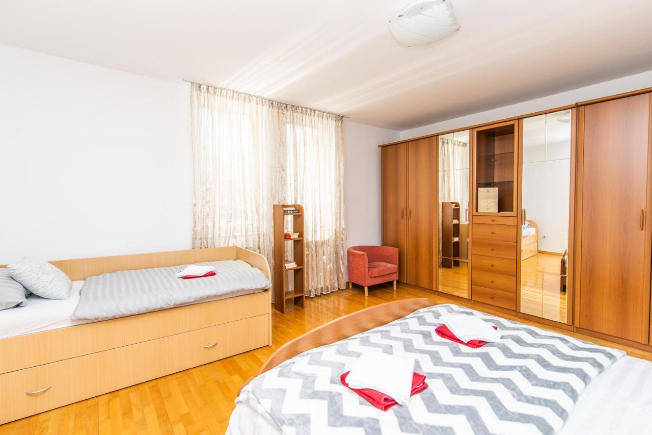 Modern 2Bdr Apartment In The Center- Free Parking SJJ Esterno foto